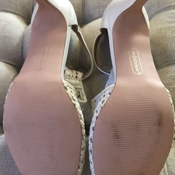 White new heels - Picture 3 of 4